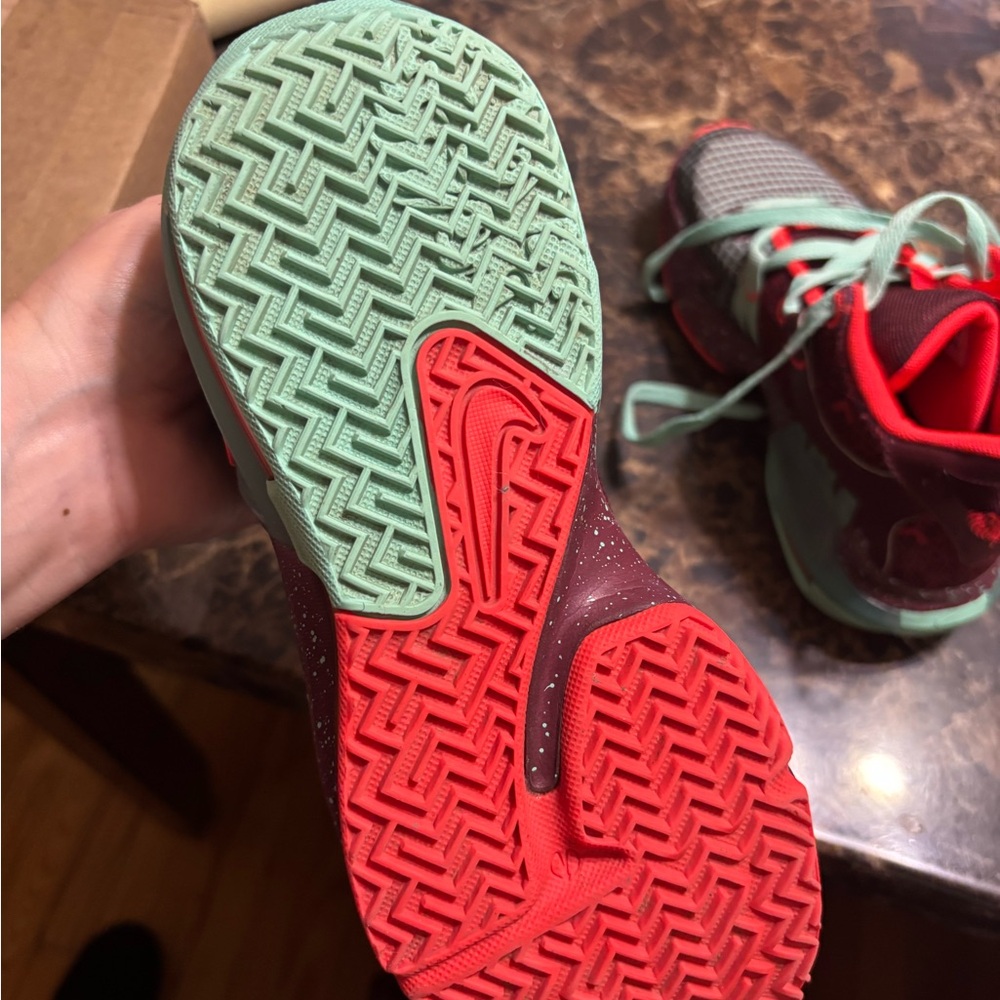 Boys Nike Basketball Sneakers - Picture 7 of 7